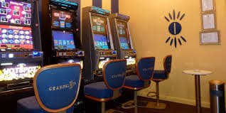 Filipino player enjoying jljl333 online slot games on mobile